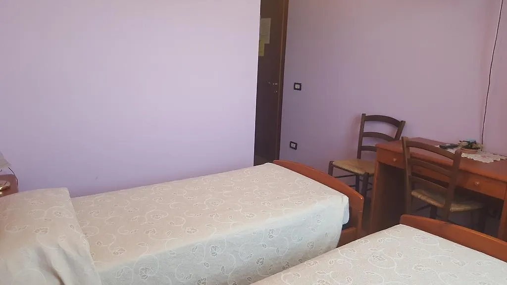 Agriturismo Ae Noseare トッリ・ディ・クアルテゾーロ イタリア