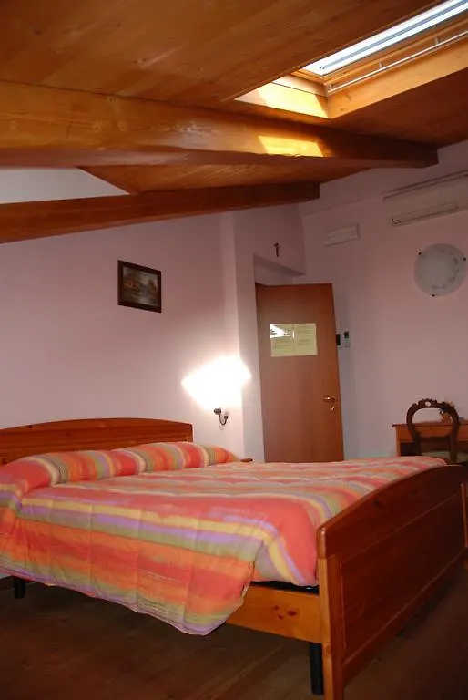 ファームステイ Agriturismo Ae Noseare トッリ・ディ・クアルテゾーロ イタリア